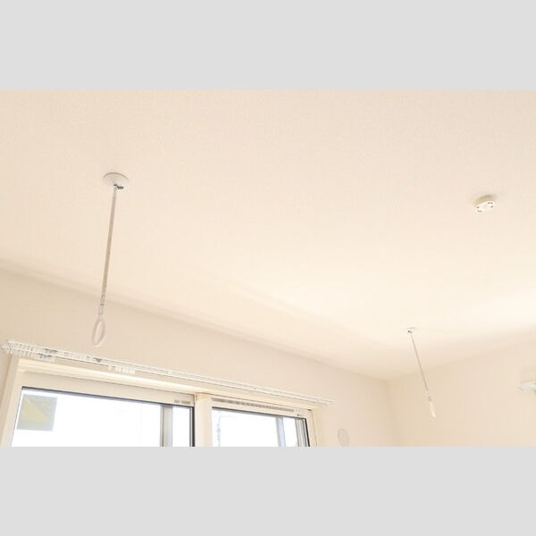 レジデンスヒルトップⅨ210号室 室内物干し