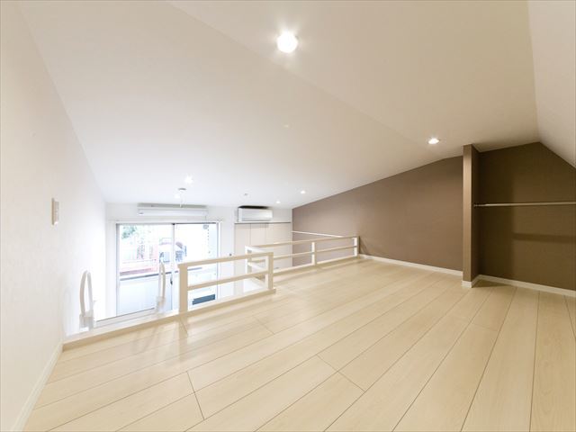 ＣＲＥＡ リビング