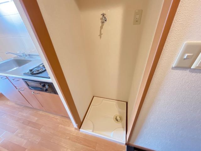 アップヒルズ201号室 洗濯機置場