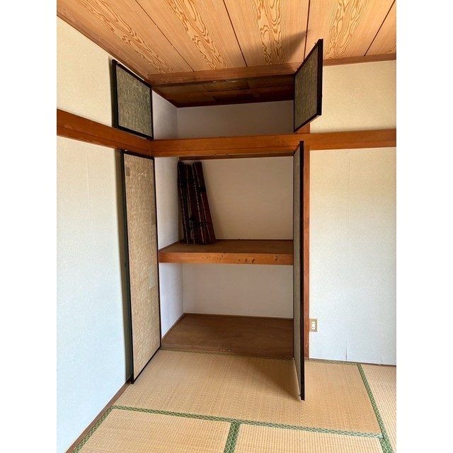 エムアイハイツ202号室 和室収納