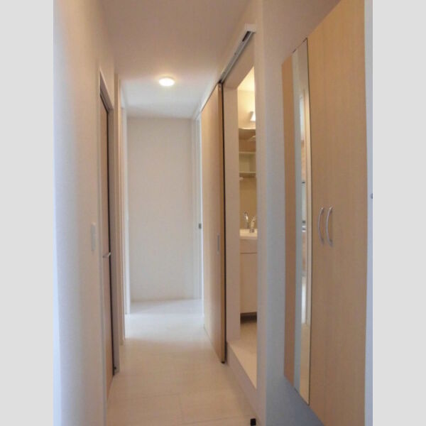 レセンテ小仲台 玄関