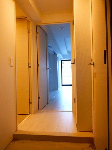 ＲＥＦＲＡＭＥ ５ Ｉｒｉｙａ 共有部からの室内※2022.10内覧会時同タイプ別部屋撮影