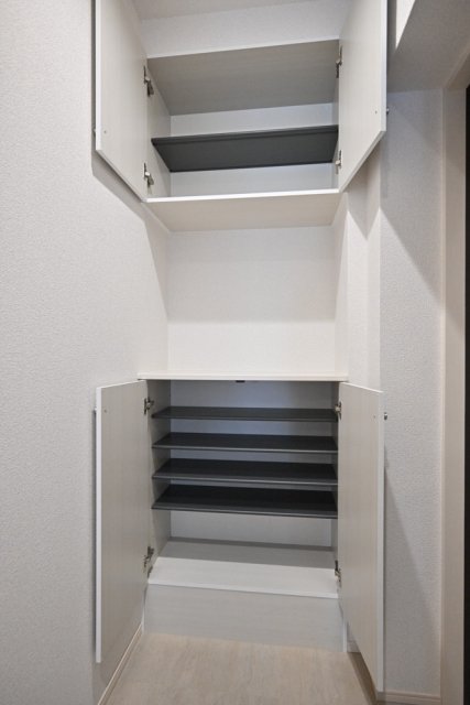 エルミ上落合2階 収納