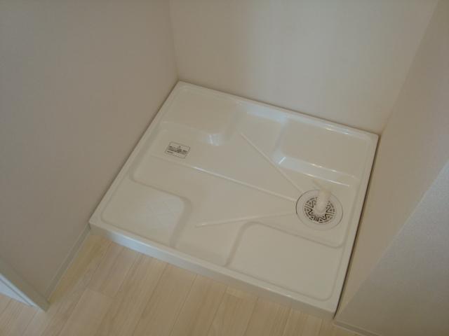 ラ・ルーチェ205号室 洗濯機置場