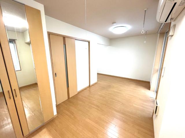 スカイヒルズ　アキ 洋室