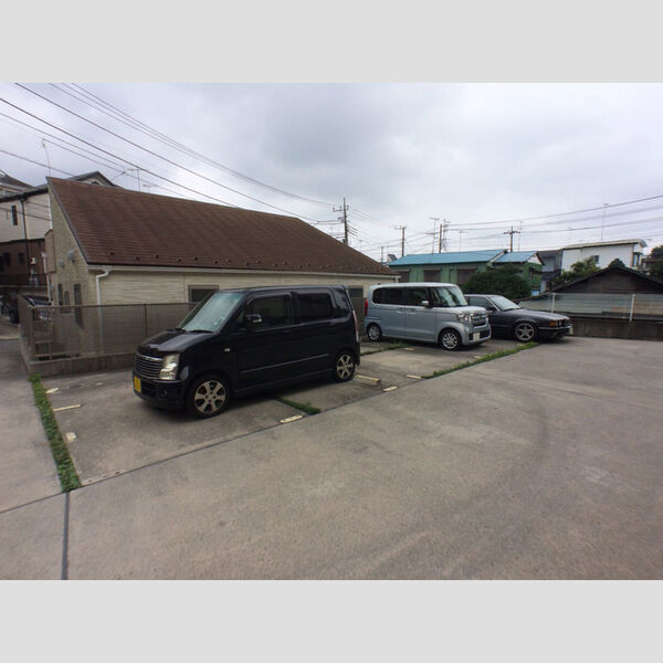 メゾン・レ・シエル202号室 駐車場