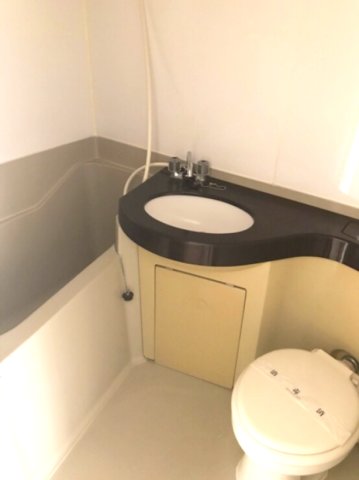 ワコーレエレガンス本郷台302号室 トイレ