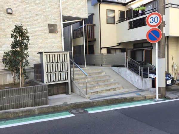 リブリ・ビラ二俣川307号室 エントランス