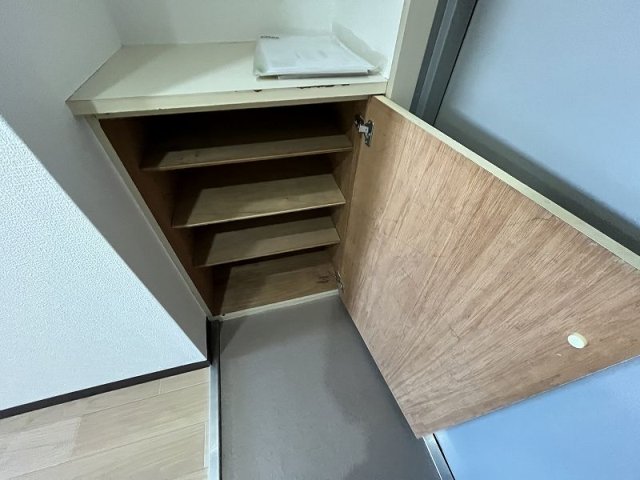 ラフィネ西荻3階 靴入