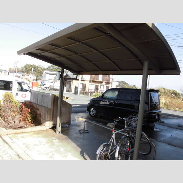 スプリングコート 駐輪場