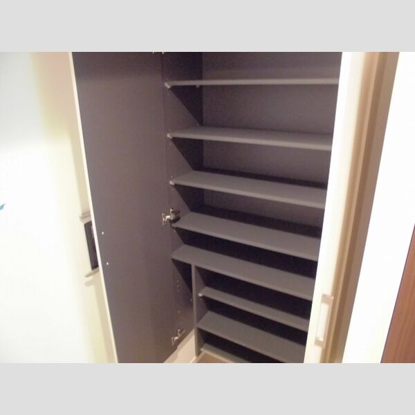 PLUM　VILLAGE312号室 シューズボックス