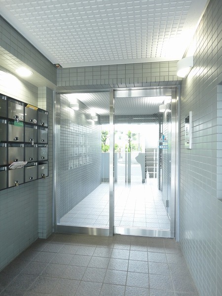 スカイコート千歳烏山第5206号室 エントランス