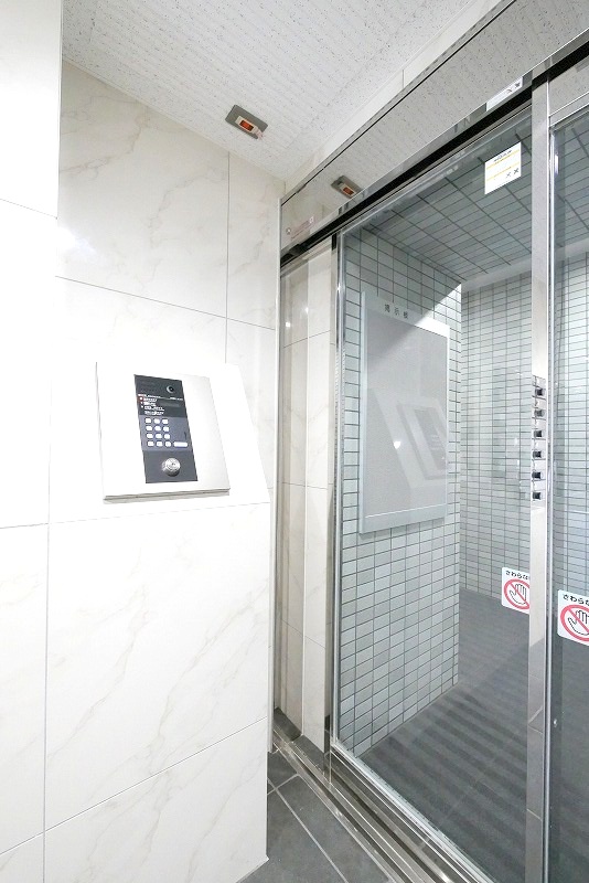 ペアパレス六町2号館3階 外観