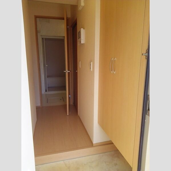 オリオンクレストABCA101号室 玄関