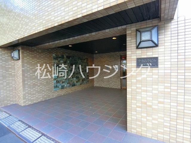 ナカムラビル2階 エントランス