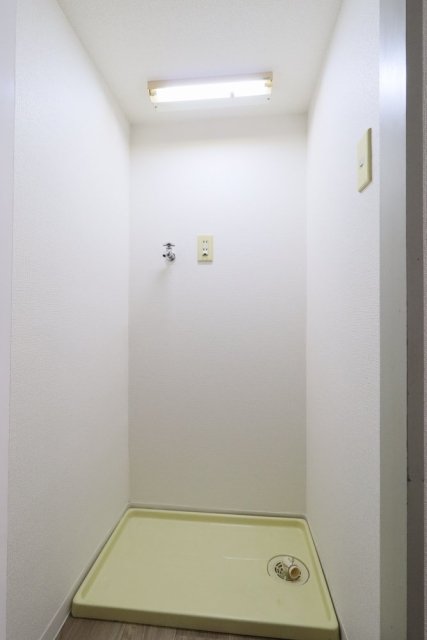 クレッセント大森 室内洗濯機置場