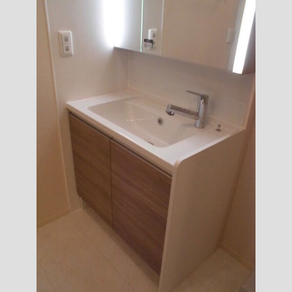 ウエスト レジデンス 洗髪洗面化粧台