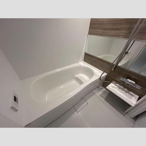 セレスティア西綾瀬105号室 浴室