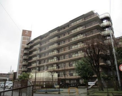 朝日マンション川越 外眼（雨天時）