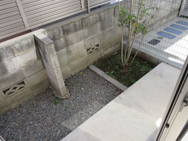 アリア　カラ0101号室 庭