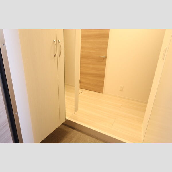 メゾン鶴丸103号室 玄関