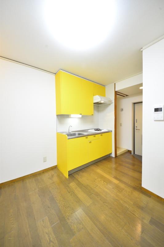 マリオン松庵1階 玄関