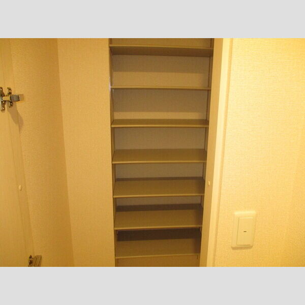 カーサ L303号室 303(シューズクローク)