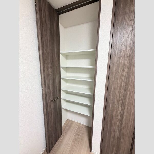 ゼラニウム湘南台102号室 収納