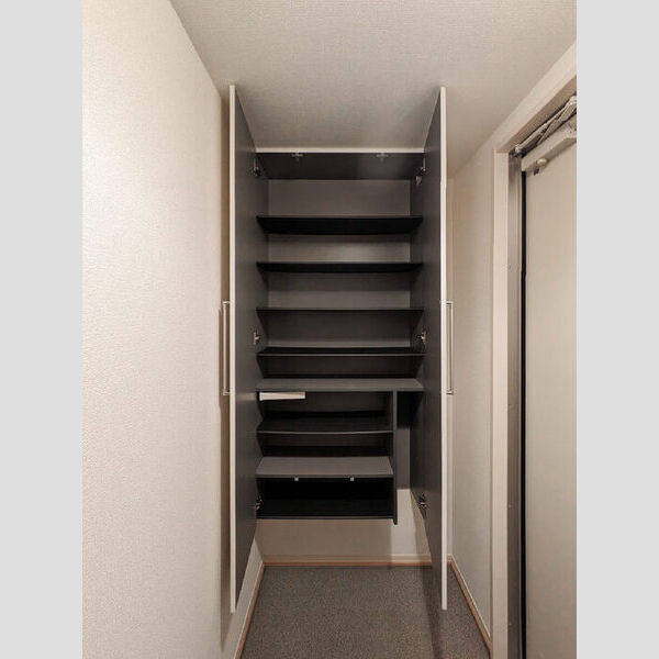 ウィスタリア　G206号室 玄関