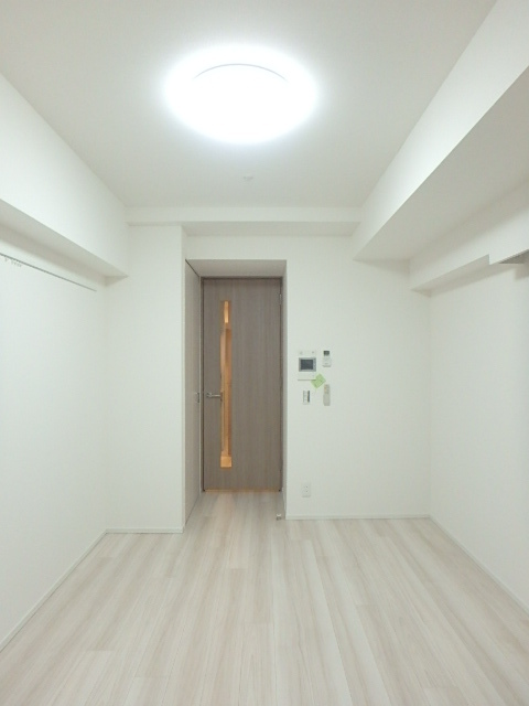 ガーラ新横浜グランドステージ こちらのリビングで趣味の時間をお楽しみください