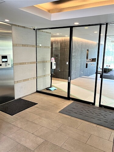 プラウド川崎柳町 エントランス