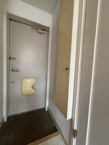 レジデンスさちが丘 玄関