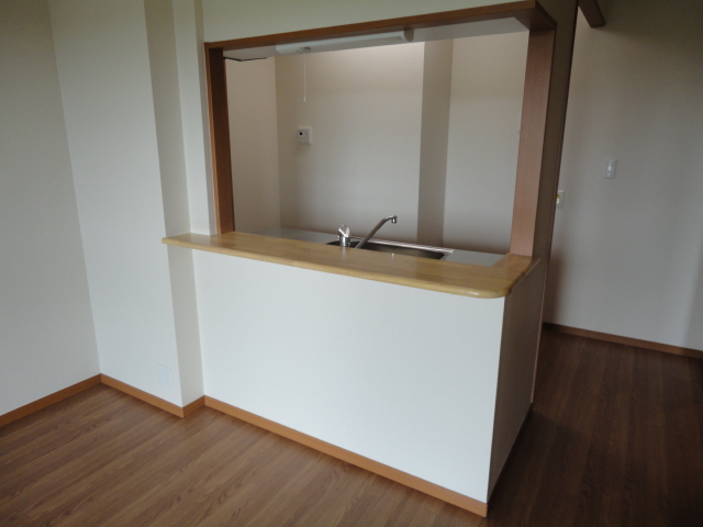 カーサ・デ・成田Ａ カウンターキッチン