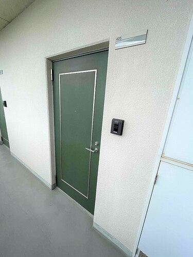 プレジオ３ 玄関外観　※同タイプ別部屋2022年9月撮影