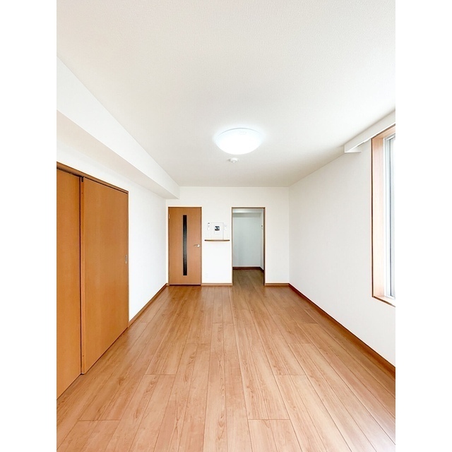 アーバハイツ六町環七北通り0702号室 リビング