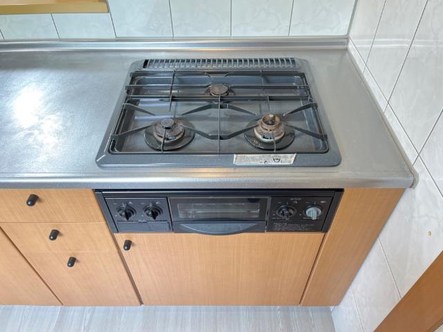 クリフ・リーベル壱番館 ３口コンロ