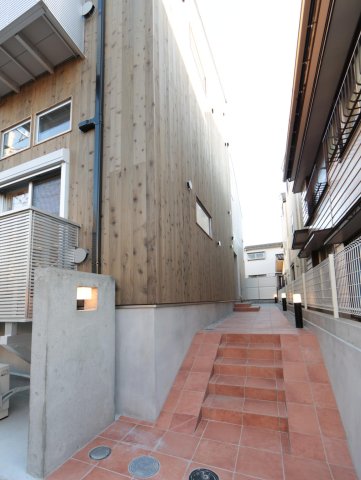 シャトレ生田緑地101号室 防犯カメラ付きで安心です