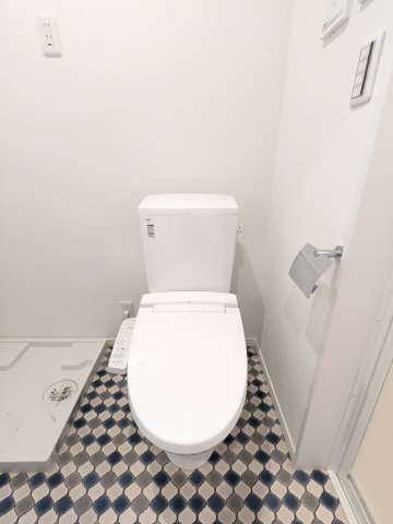 エスビーメゾン南鳩ヶ谷0301号室 トイレ