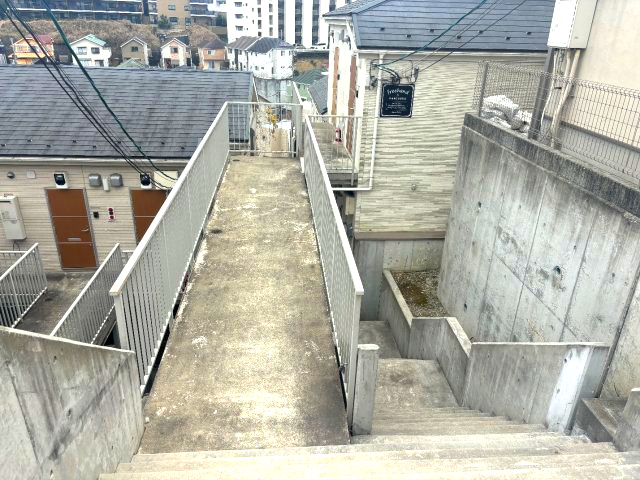 フリーハンド上大岡 外観