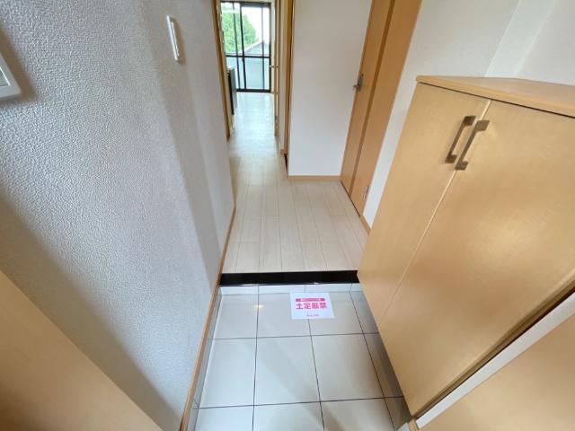 ルミナス206号室 玄関