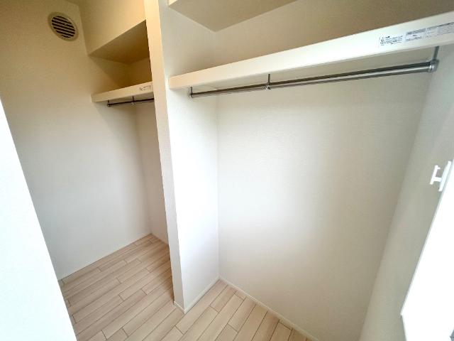 Ｓｍｉｌｅ　ｖｉｌｌａ（スマイル　ヴィラ）203号室 ウォークインクローゼット