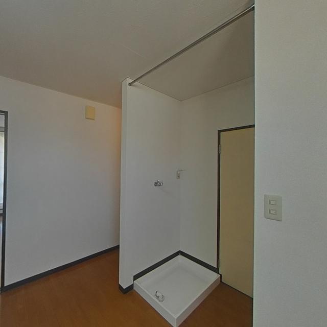 ウインズウメサト2階 内観