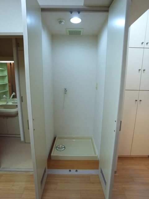 ネクサス巣鴨 室内洗濯機置場