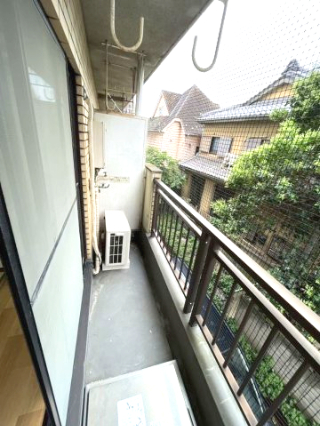 芳泉ビル405号室 ※写真は別室です