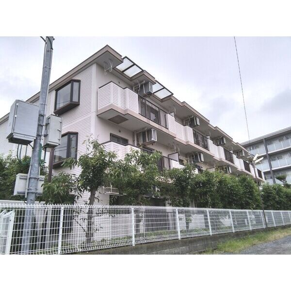 成長第一ハイツの外観画像