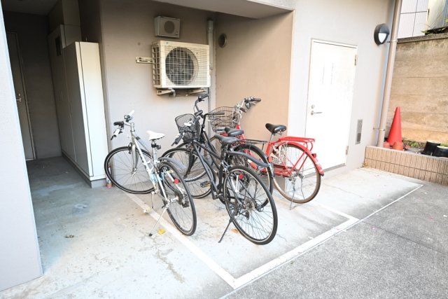 プレール代々木公園弐番館2階 駐輪場