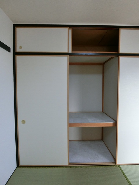 ファミーユ玉川上水0501号室 収納