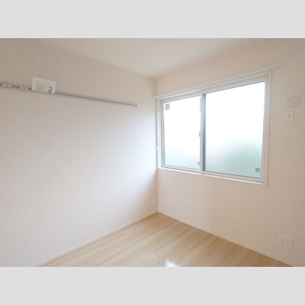 メゾンエミールドゥ105号室 洋室