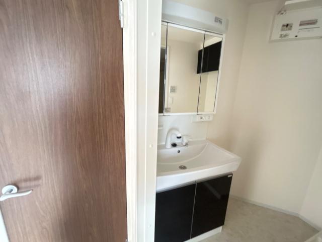 ナインチェ 洗髪洗面化粧台