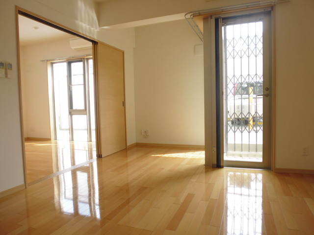 Ｖｉｌｌａ　Ｎｏａｈ．本多0103号室 リビング